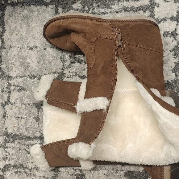 2 pairs of Michael Kors boots size 4 - Picture 8 of 13